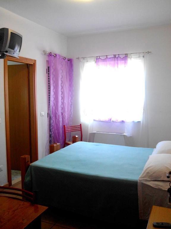 Hotel Celestina Виллапьяна Номер фото